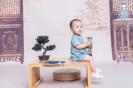 白银宝宝掉头发是怎么回事